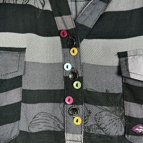 DESIGUAL LAURA ILLA Embroidered Gray Blouse Top Shirt V-neck Roll Tab Sleeve M-L - Picture 12 of 15